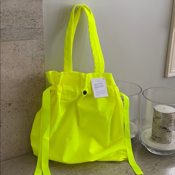 Lululemon Easy As Sunday Tote Bundle - Picture 6 of 16